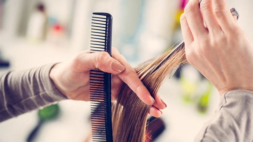 Haare schneiden: So oft solltet ihr eure Mähne schneiden lassen – laut Länge