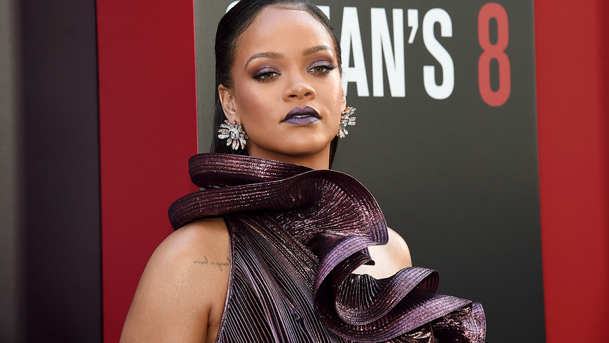 Rihanna: Sie teilt erste Schwangerschafts-Fotos