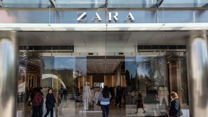 ZARA: Dieses luftige Sommerkleid wollen wir jetzt haben!