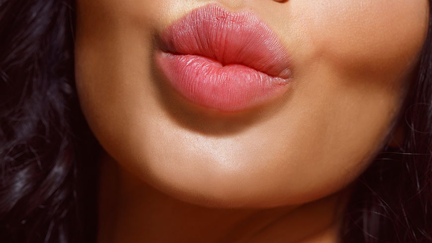 Volle Lippen: Dieses Produkt beschert dir über Nacht einen Kussmund