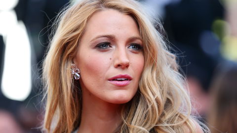 Blake Lively: Für ihren neuen Film lässt sie alle Hüllen fallen!