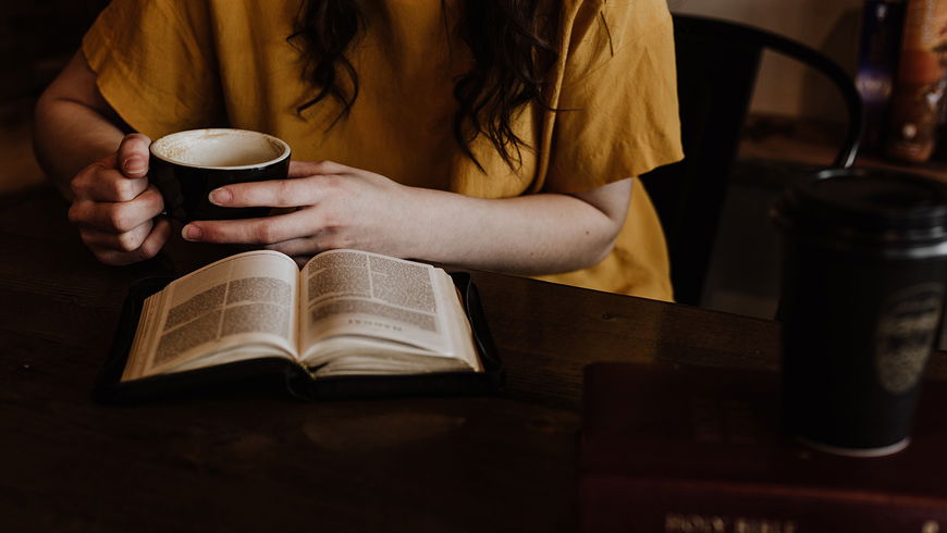 Buch Bestseller 2022: Diese 7 Bücher sollten alle Frauen lesen, die Karriere machen wollen