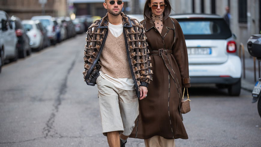 Herbst Outfit 2021: Diesen Mantel lieben Männer besonders an Frauen