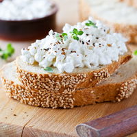 Abnehmen: So bringt ihr mit der Hüttenkäse-Diät die Pfunde zum Schmelzen