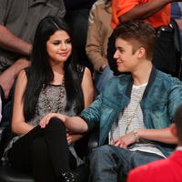 Justin Bieber vermisst Selena Gomez und will sie zurück