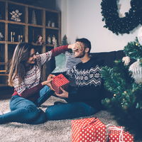 Weihnachtsgeschenke 2021: Diese Präsente sehen teurer aus als sie sind 