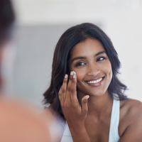 Serum fürs Gesicht: Das sind die besten Produkte aus der Drogerie