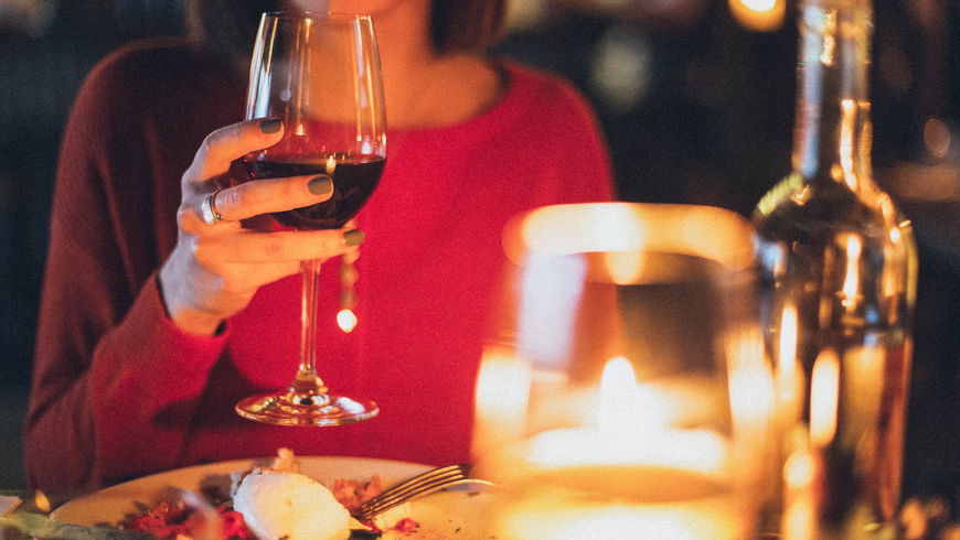 Zu diesen Zeitpunkten ist Alkohol am schädlichsten – laut Studie