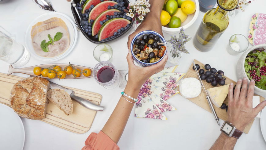 Französinnen: Das essen Frauen aus Frankreich am Abend, um schlank zu bleiben