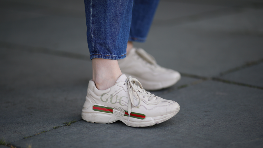 Von Creme bis Beige: Diese angesagten Sneaker tragen jetzt alle