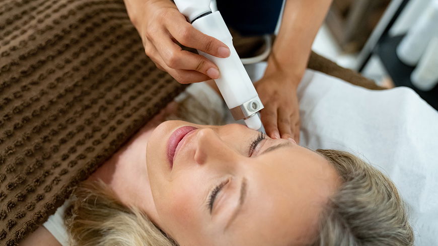 Fraxel: Schönheitschirurg klärt auf: So effektiv ist die fraktionierte Laserbehandlung