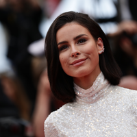 Lena Meyer-Landrut zeigt sich im durchsichtigen Top auf Instagram