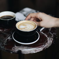 Französinnen: So trinken Frauen aus Frankreich ihren Kaffee, um abzunehmen