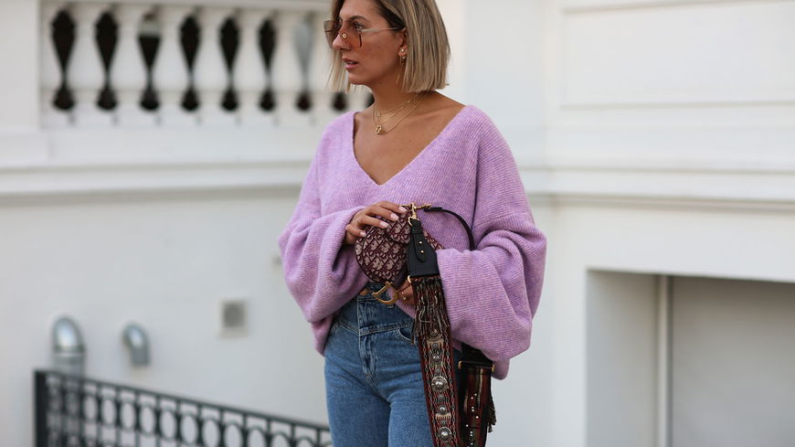 Pullover: Diese Modelle finden Männer an Frauen besonders attraktiv