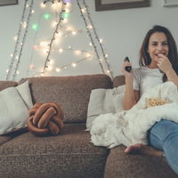 Netflix-Diät: Mit Horrorfilmen purzeln die Kilos beim Fernsehen auf der Couch – laut Studie