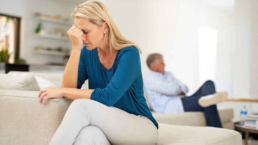Midlife-Crisis: An diesen Anzeichen erkennst du, dass dein Partner sich in einer existenziellen Krise befindet