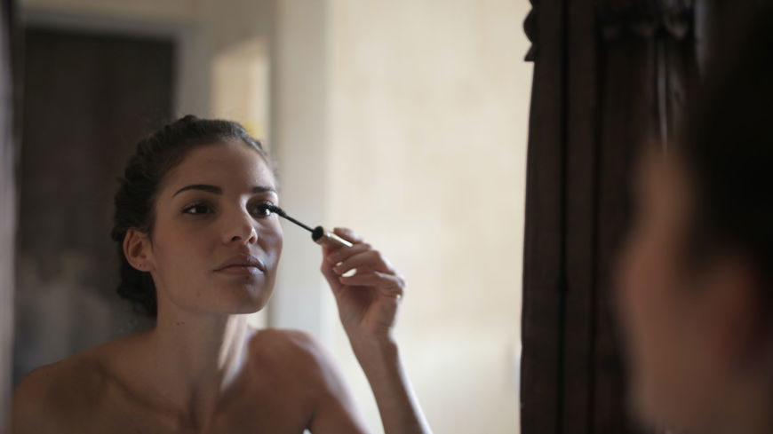 Mascara: So oft solltet ihr eure Wimperntusche wechseln – laut Dermatologe