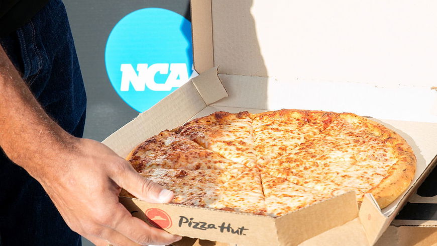 Es gibt jetzt Mac and Cheese Pizza und wir rasten aus