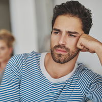 Männer mit diesen Sternzeichen haben die größte Bindungsangst