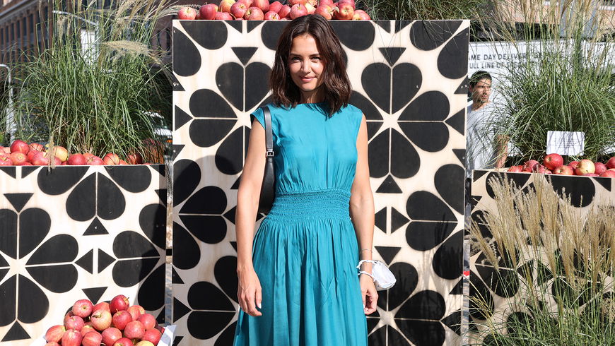 Mode-Trends 2022: Katie Holmes trägt das perfekte Kleid für den Frühling