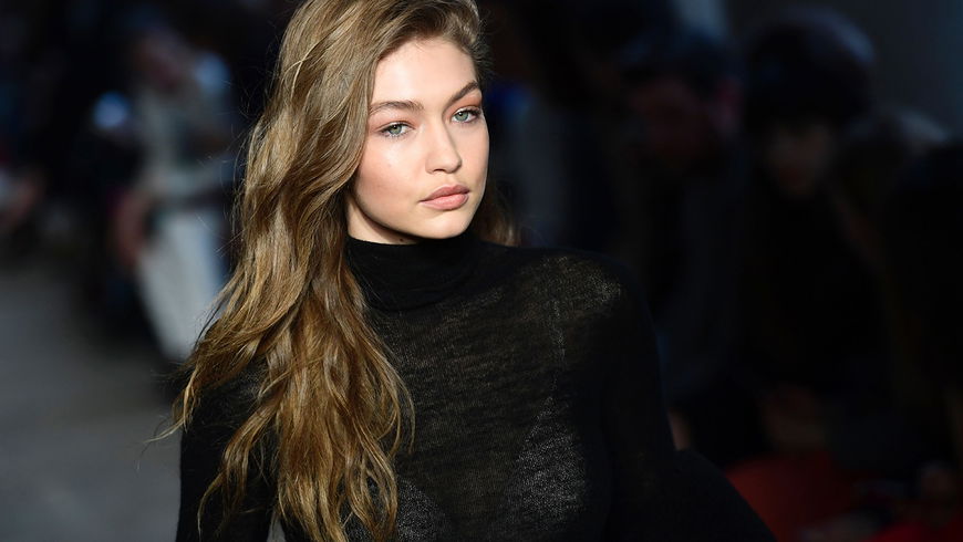 Schuh-Trends 2022: So stylt Gigi Hadid angesagte Converse Chucks