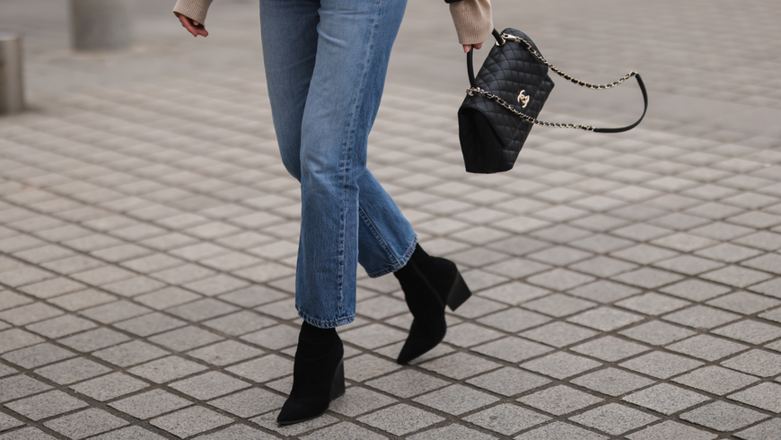 Mode-Trends 2022: Diese Jeans ist perfekt für kleine Frauen