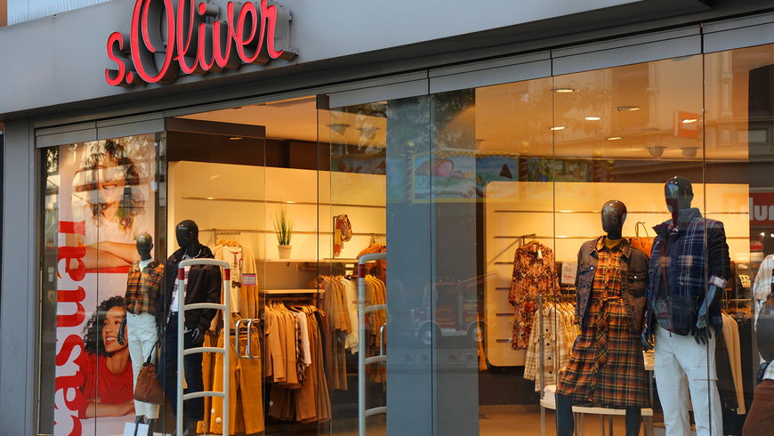 Mode-Trends 2022: Dieses angesagte Kleid von s.Oliver sieht aus wie vom Designer
