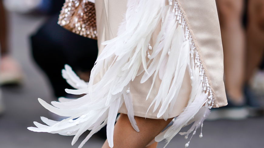 Federn verleihen unseren Fashion-Pieces jetzt ein stylisches Update
