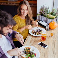 Psychologie: Diese Verhaltensweise wirkt laut Studie besonders attraktiv beim Date
