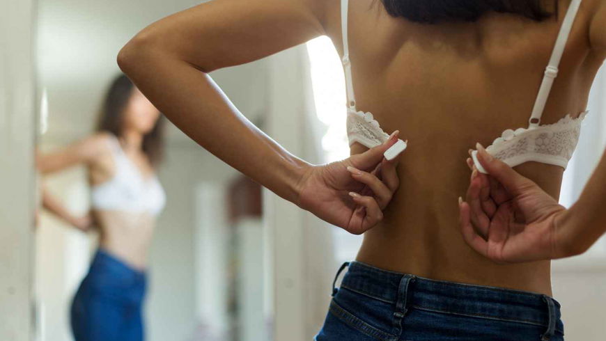 Frauen ab 40: Diesen BH lieben sie im Sommer