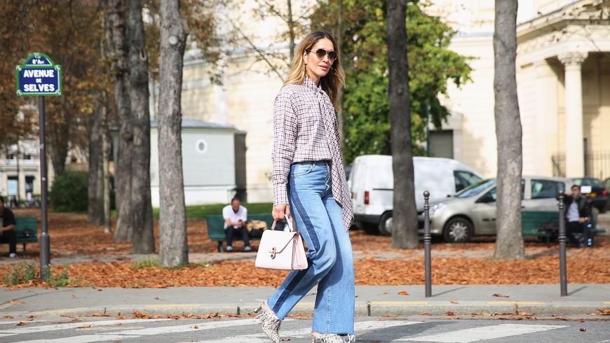 Jeans-Trends: Diese Modelle sollte jede Frau ab 40 besitzen