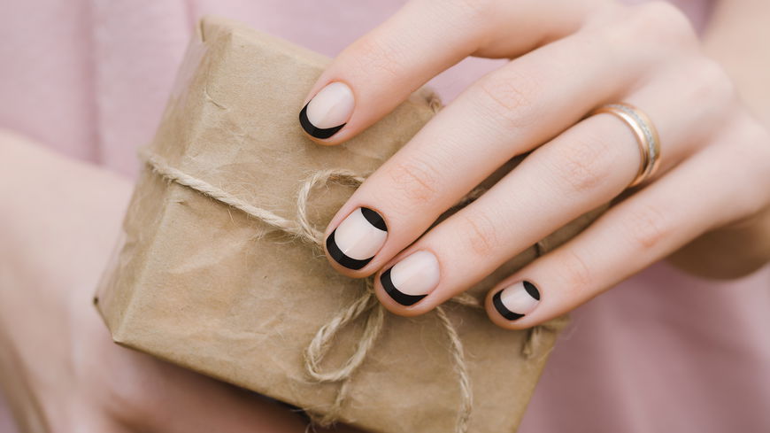 Nagel-Tattoo: Dieser neue Trend wird auf unsere Nails gestochen