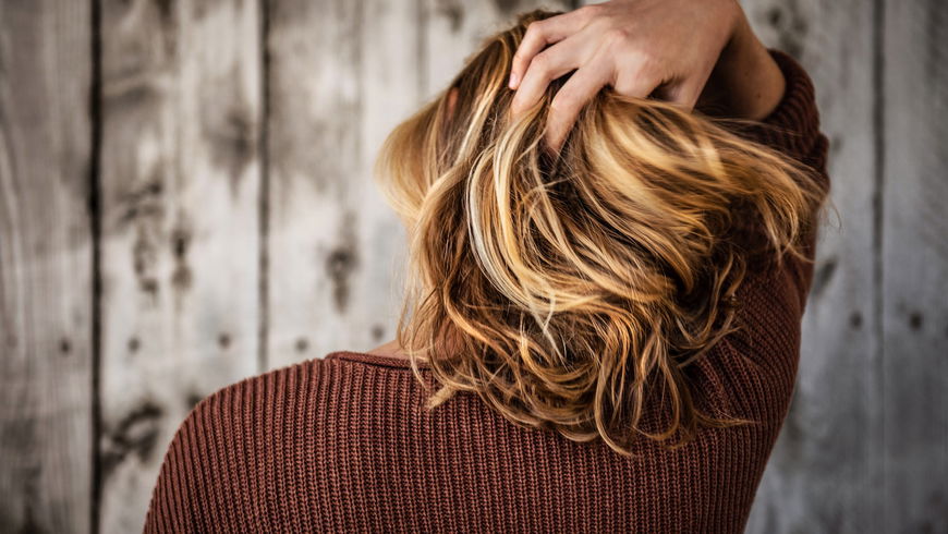 Trockenshampoo: Das passiert mit deinen Haaren, wenn du das Spray regelmäßig verwendest