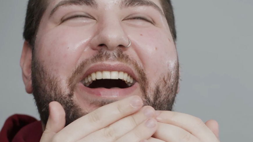 Leon von @xskincare: Der Skinfluencer im großen Beauty-Talk mit GRAZIA