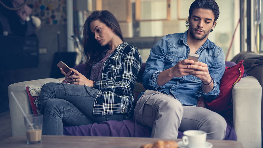 Micro-Cheating: Ist dieser fiese Dating-Trend schon Fremdgehen?