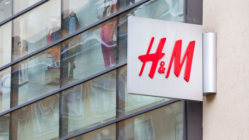 H&M: Diese Tasche sieht aus wie ein Designerstück von Dior