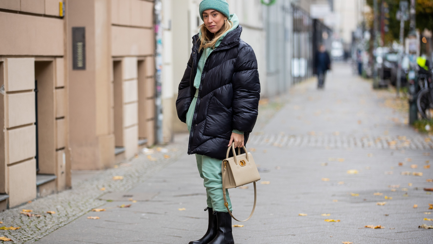 So kombinierst du Stiefel und Jogginghose am besten 
