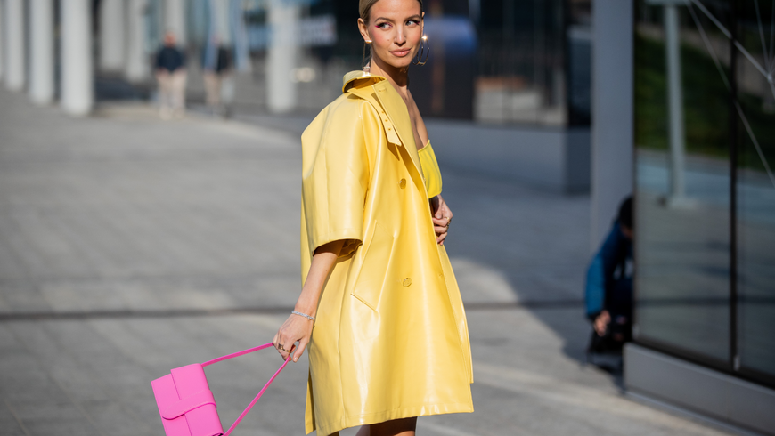 Trend-Farbe 2022: Auf diese Nuance setzen modebewusste Frauen im Frühling