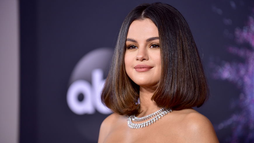 Trend-Frisuren 2022: Den Blunt Lob schneidet sich im Frühling jeder beim Friseur
