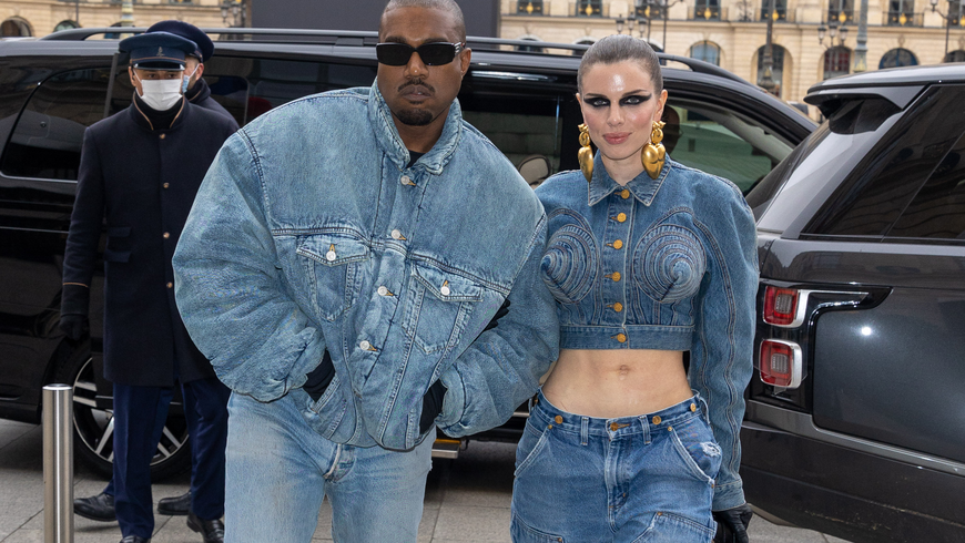 Kanye West und Julia Fox: Stylisher Auftritt im Partnerlook