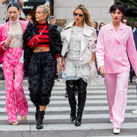 Styling-Trick: Diese Farbe lässt uns sofort jünger aussehen