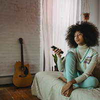 Netflix-Serien für Frauen: Das sind die besten Formate, die jede gesehen haben sollte!