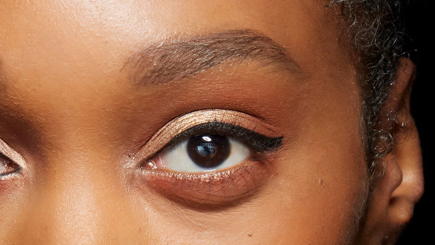 Beauty-Trend 2022: Dieser Eyeliner verlängert die Wimpern in nur 4 Wochen