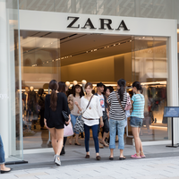 ZARA: Dieses Oberteil mit Volant ist das Trendteil des Sommers