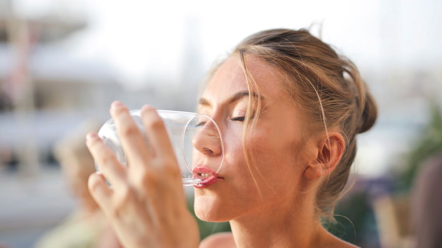 Wasser: Das passiert, wenn ihr einen Monat nichts anderes trinkt