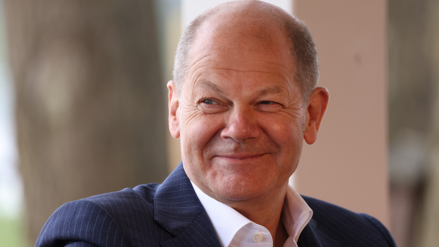 Olaf Scholz privat: Seine Ehefrau, Karriere & sein Einkommen