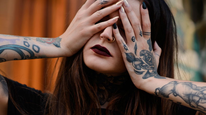 Cover ups: Das solltest du beachten, wenn dein altes Tattoo verschwinden soll!