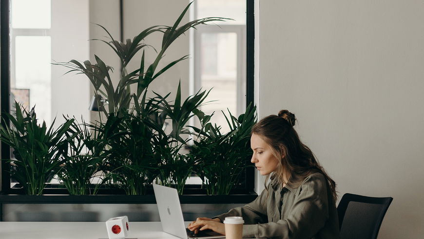Intelligente Frauen: Diese Dinge tun sie im Job