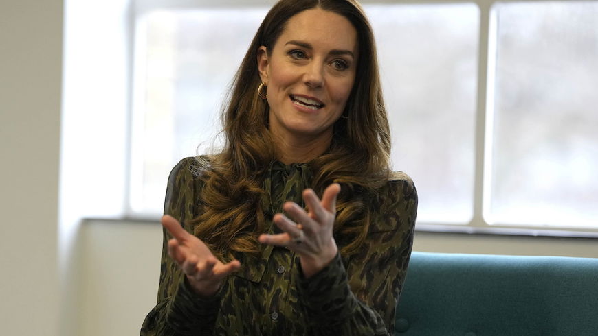 Mode-Trends 2022: Herzogin Kate trägt das schönste Outfit aus Kleid und Stiefeln