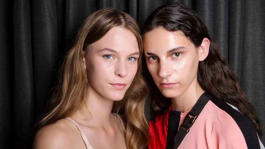 Beauty-Trends 2022: 3 Hautpflege-Produkte, auf die ihr niemals verzichten solltet